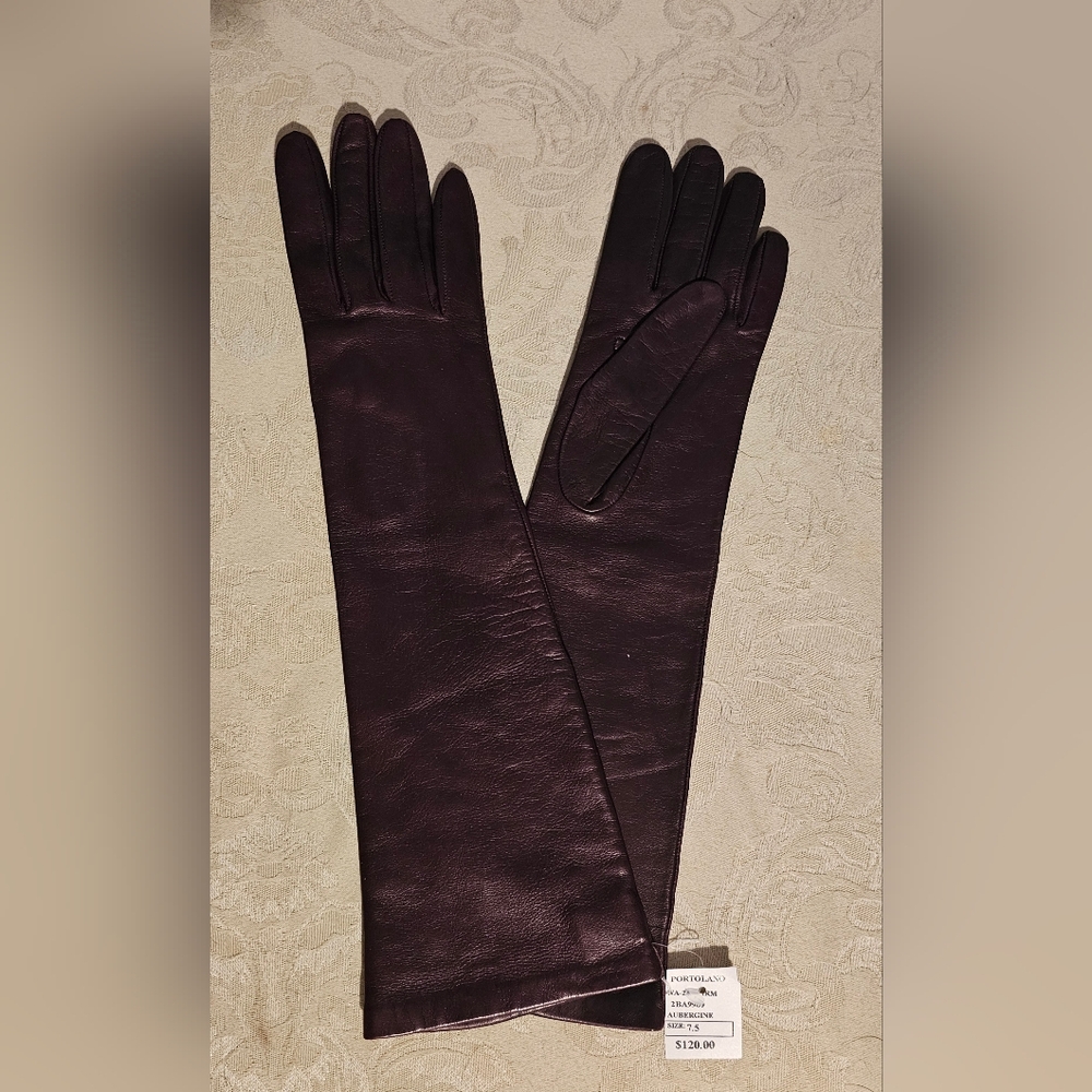 Women's leather gloves